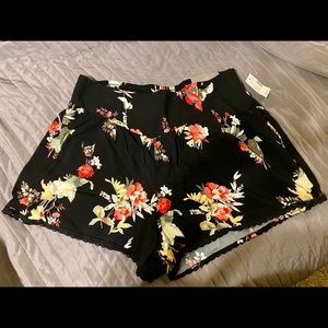 NWT- Highwaisted Shorts!
